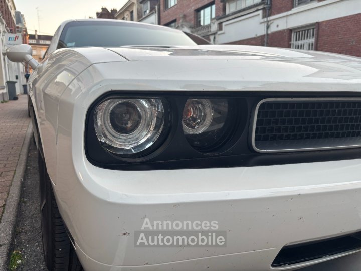 Dodge Challenger 250 SE - 30
