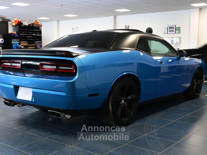 Dodge Challenger SRT8 61 431cv - 4