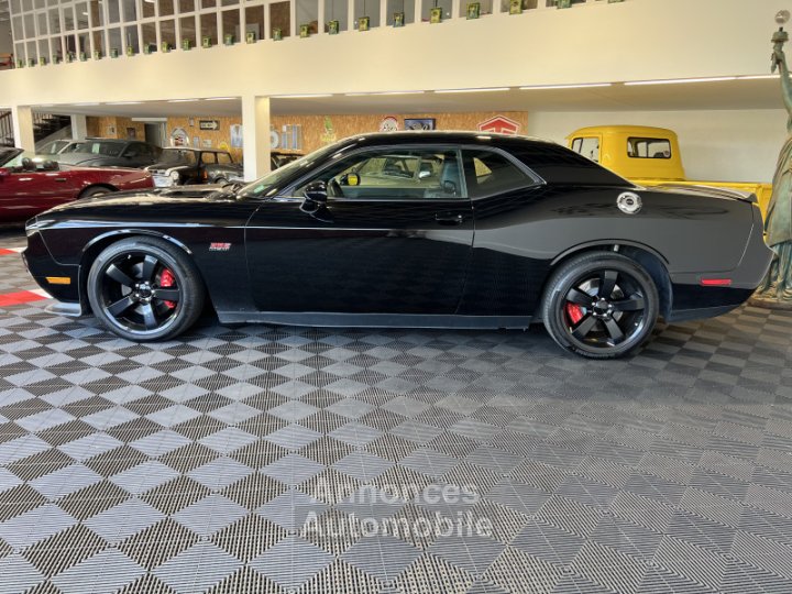 Dodge Challenger V8 64L 392CI SRT8 - 2