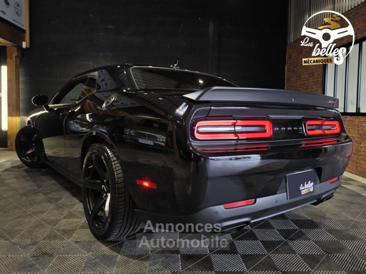 Dodge Challenger SRT HELLCAT 62L V8 HEMI SUPERCHARGED 717CV - 6