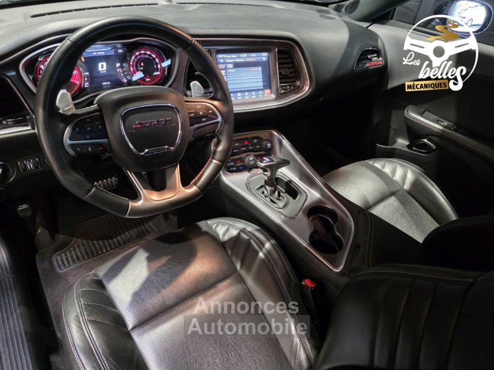 Dodge Challenger SRT HELLCAT 62L V8 HEMI SUPERCHARGED 717CV - 14