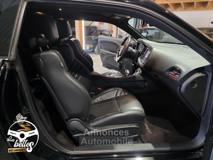 Dodge Challenger SRT HELLCAT 62L V8 HEMI SUPERCHARGED 717CV - 24