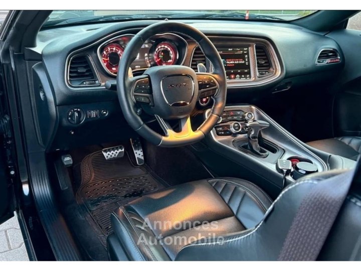 Dodge Challenger SRT HELLCAT V8 62L 707hp - 2