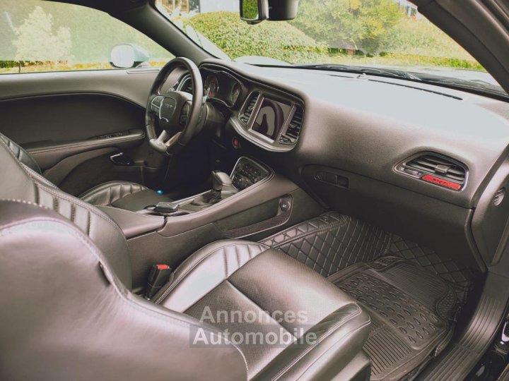 Dodge Challenger SRT HELLCAT V8 62L 707hp - 12