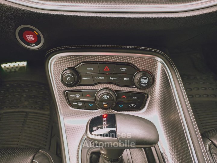 Dodge Challenger SRT HELLCAT V8 62L 707hp - 24