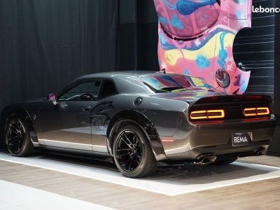 Dodge Challenger SRT HELLCAT WIDEBODY 62L V8 717CH | Malus Payé Ligne Titane Sièges ventilés Admission JLT Harman Kardon À partir de 1 492-Mois   - 4