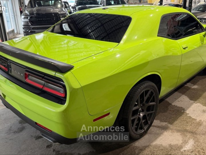 Dodge Challenger RT plus - 2