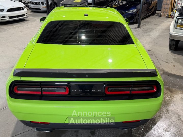 Dodge Challenger RT plus - 11