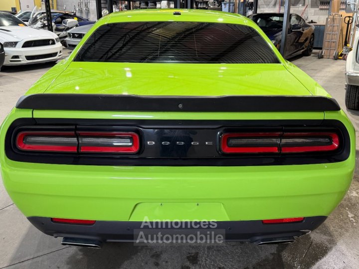 Dodge Challenger RT plus - 14
