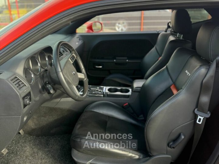 Dodge Challenger SRT8 61L - 8