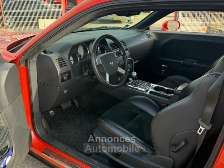Dodge Challenger SRT8 61L - 9