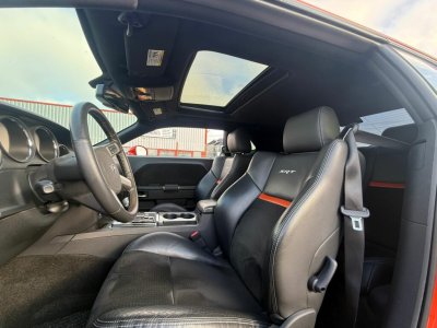 Dodge Challenger SRT8 61L - 11