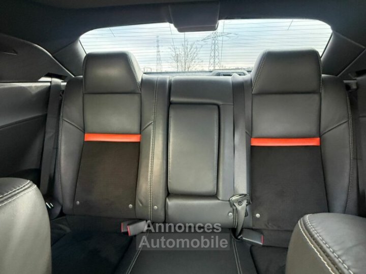 Dodge Challenger SRT8 61L - 14