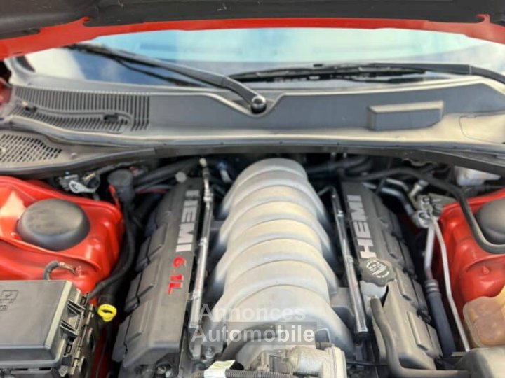 Dodge Challenger SRT8 61L - 16