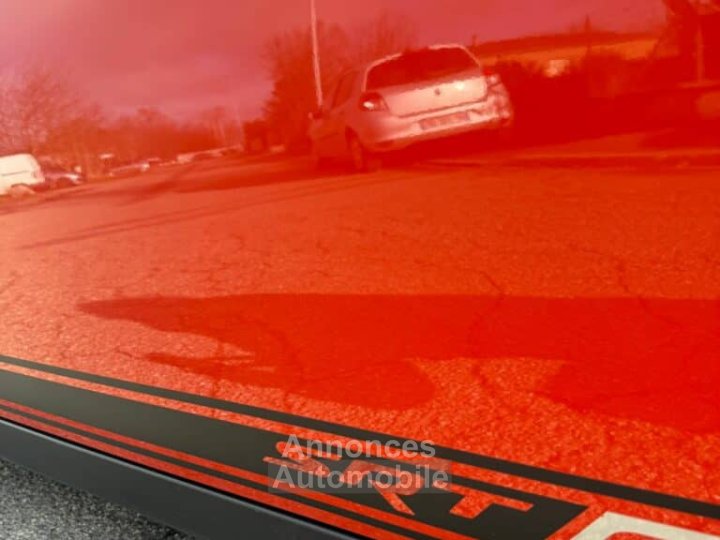 Dodge Challenger SRT8 61L - 19