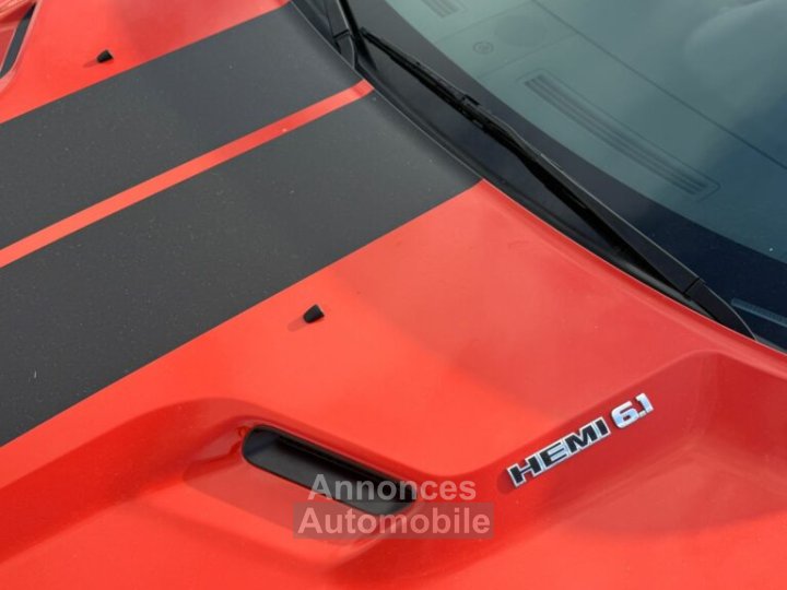 Dodge Challenger SRT8 61L - 21