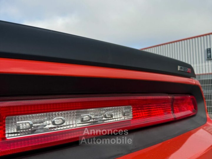 Dodge Challenger SRT8 61L - 24
