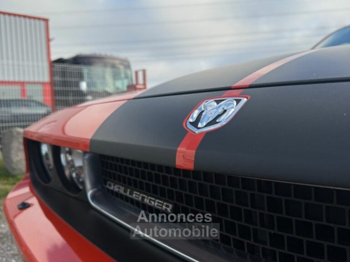 Dodge Challenger SRT8 61L - 25