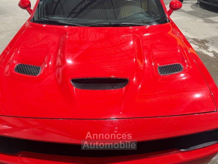 Dodge Challenger Hellcat - 11