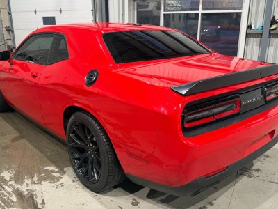 Dodge Challenger Hellcat - 12