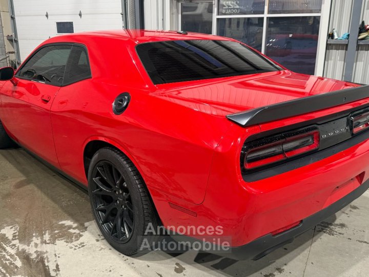 Dodge Challenger Hellcat - 12