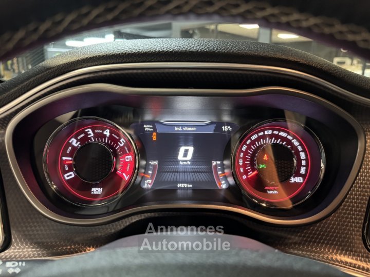 Dodge Challenger SRT HELLCAT 707 CV / toit ouvrant / boite manuelle - 12