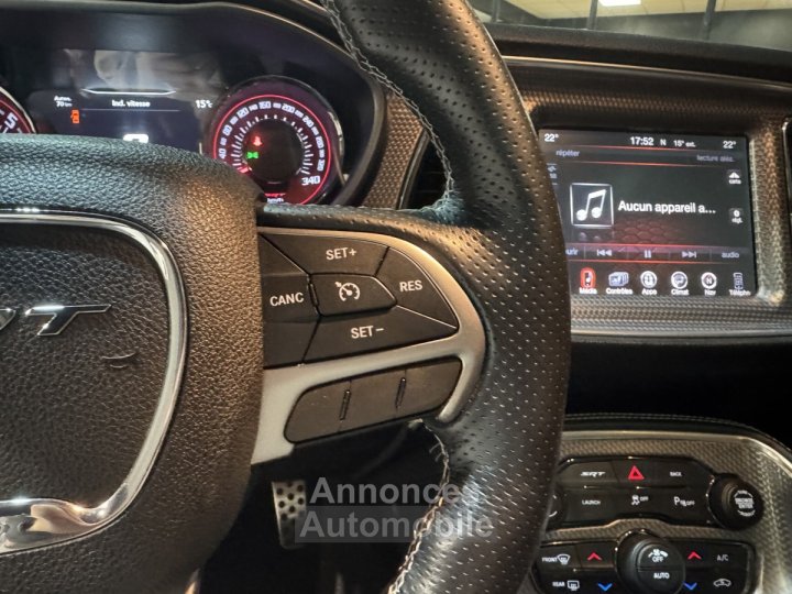 Dodge Challenger SRT HELLCAT 707 CV / toit ouvrant / boite manuelle - 25