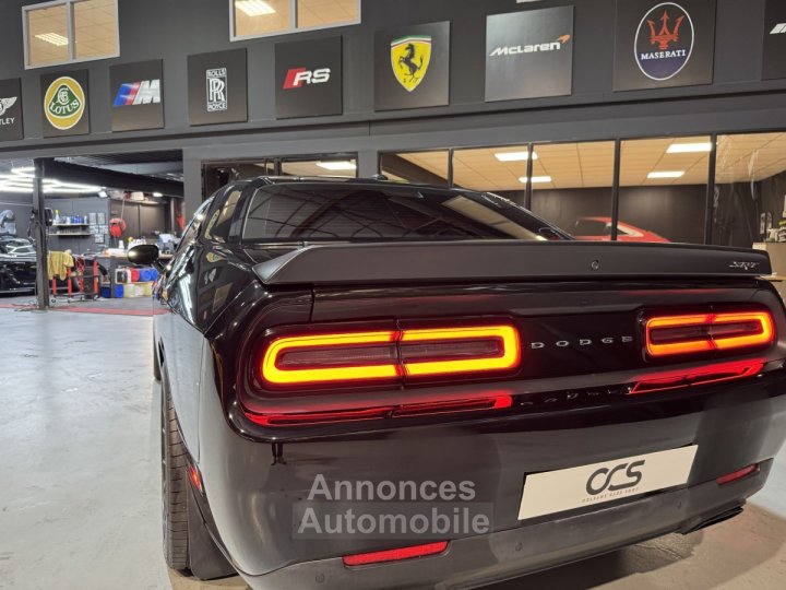 Dodge Challenger SRT HELLCAT 707 CV / toit ouvrant / boite manuelle - 31