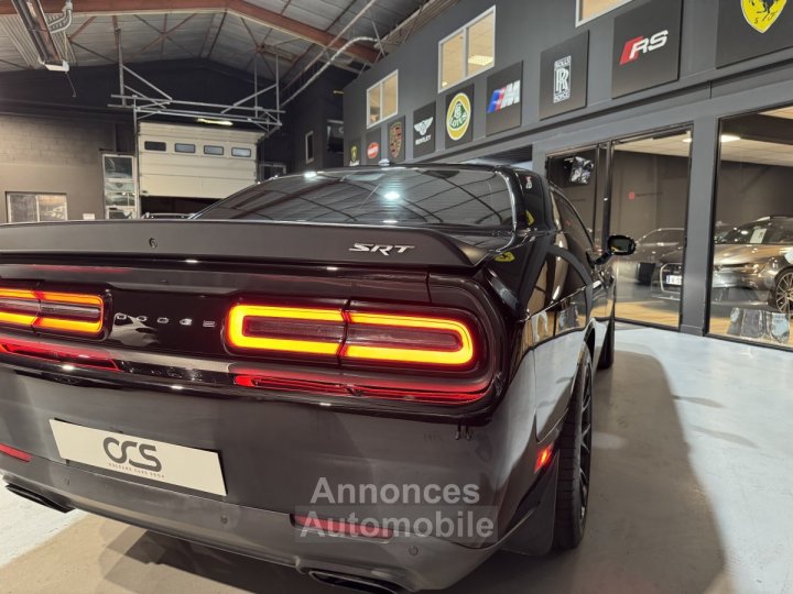 Dodge Challenger SRT HELLCAT 707 CV / toit ouvrant / boite manuelle - 32