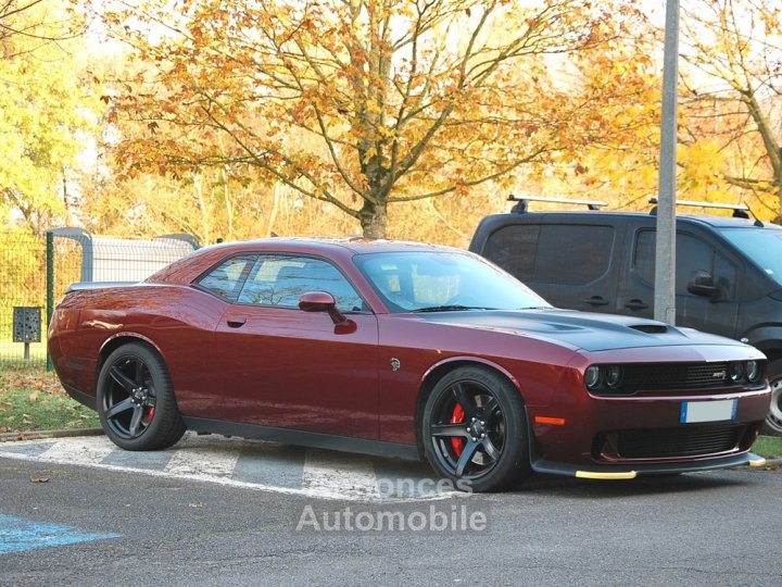Dodge Challenger hellcat 707cv - 1