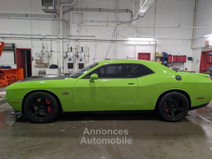 Dodge Challenger SRT 392 V8 64L HEMI - 7