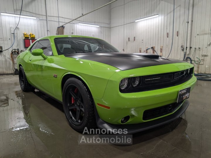 Dodge Challenger SRT 392 V8 64L HEMI - 1