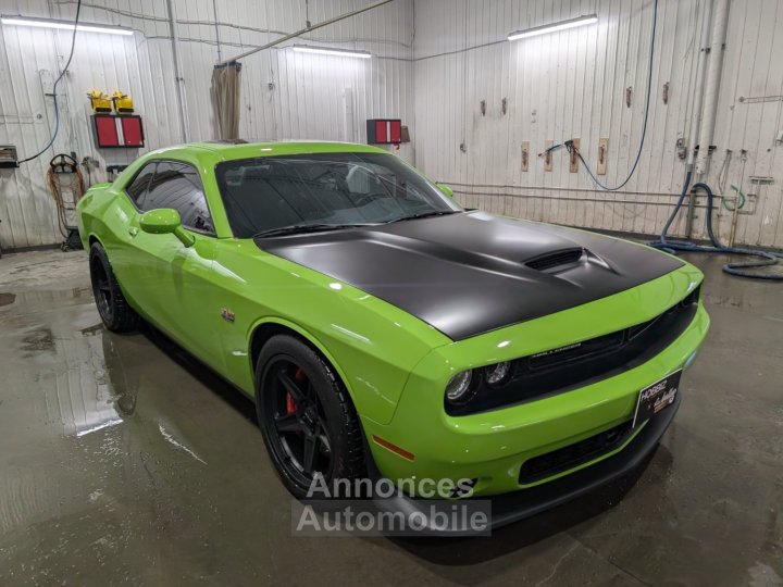 Dodge Challenger SRT 392 V8 64L HEMI - 2