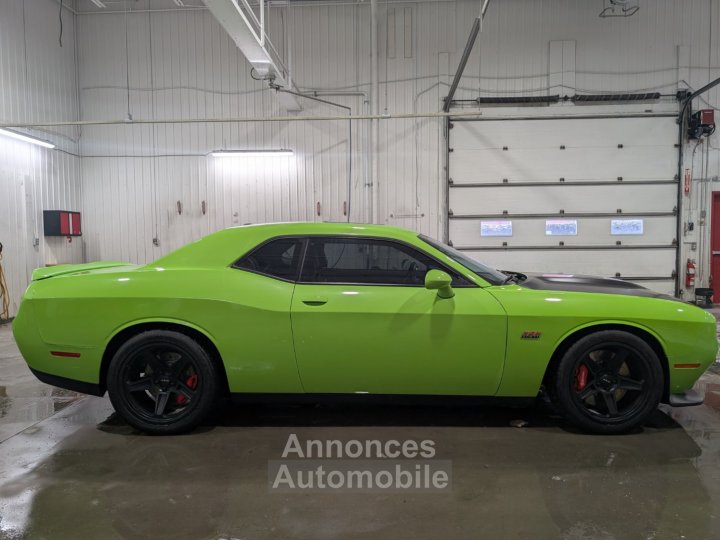 Dodge Challenger SRT 392 V8 64L HEMI - 14