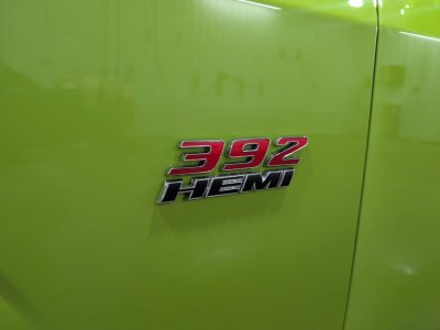 Dodge Challenger SRT 392 V8 64L HEMI - 16