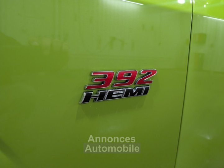 Dodge Challenger SRT 392 V8 64L HEMI - 16
