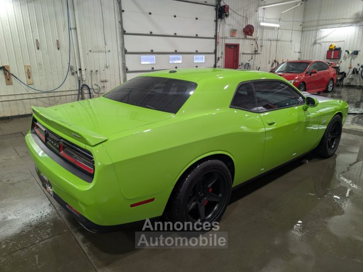 Dodge Challenger SRT 392 V8 64L HEMI - 13