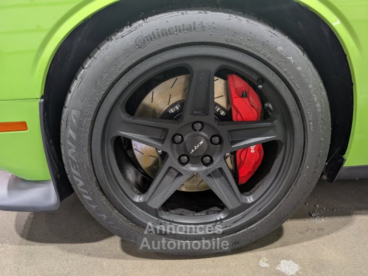 Dodge Challenger SRT 392 V8 64L HEMI - 15