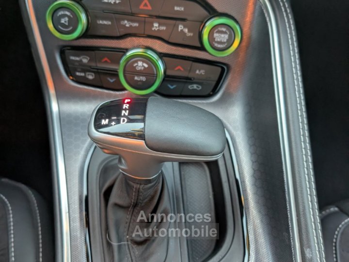 Dodge Challenger SRT 392 V8 64L HEMI - 26