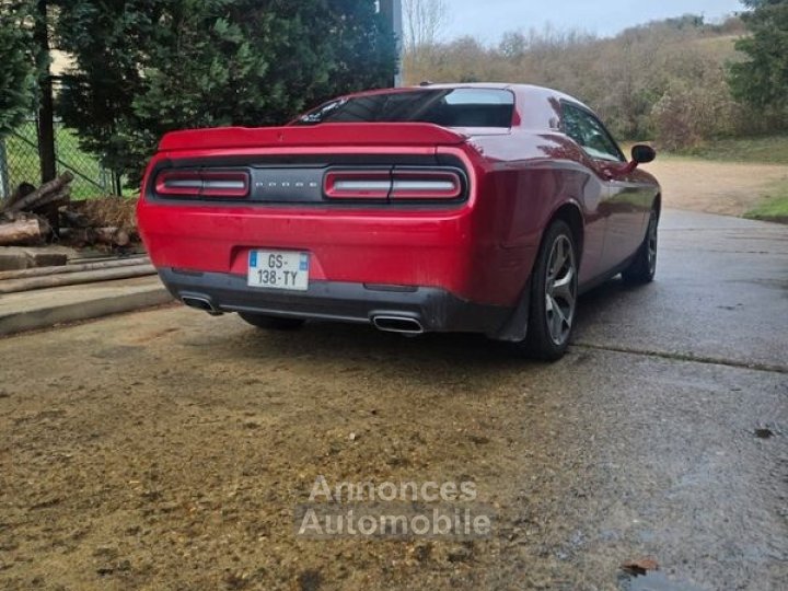 Dodge Challenger SXT + - 3