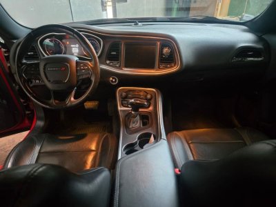 Dodge Challenger SXT + - 5