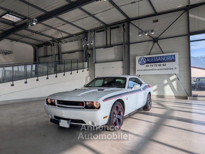 Dodge Challenger 57L V8 HEMI MDS VVT - 1