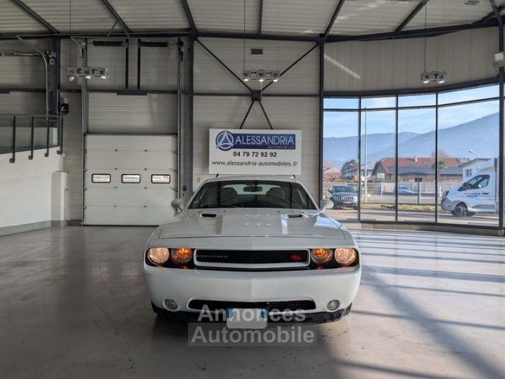 Dodge Challenger 57L V8 HEMI MDS VVT - 2