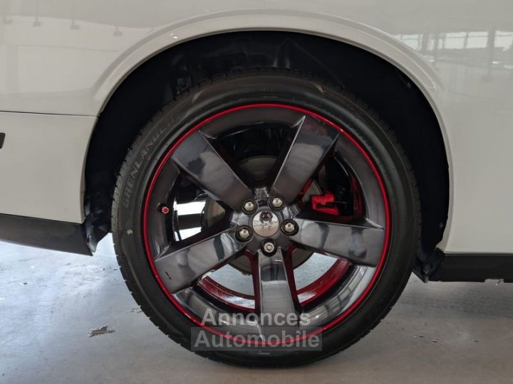 Dodge Challenger 57L V8 HEMI MDS VVT - 11