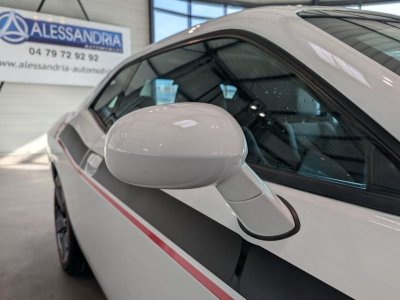 Dodge Challenger 57L V8 HEMI MDS VVT   - 17