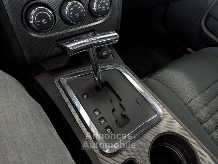 Dodge Challenger 57L V8 HEMI MDS VVT - 28