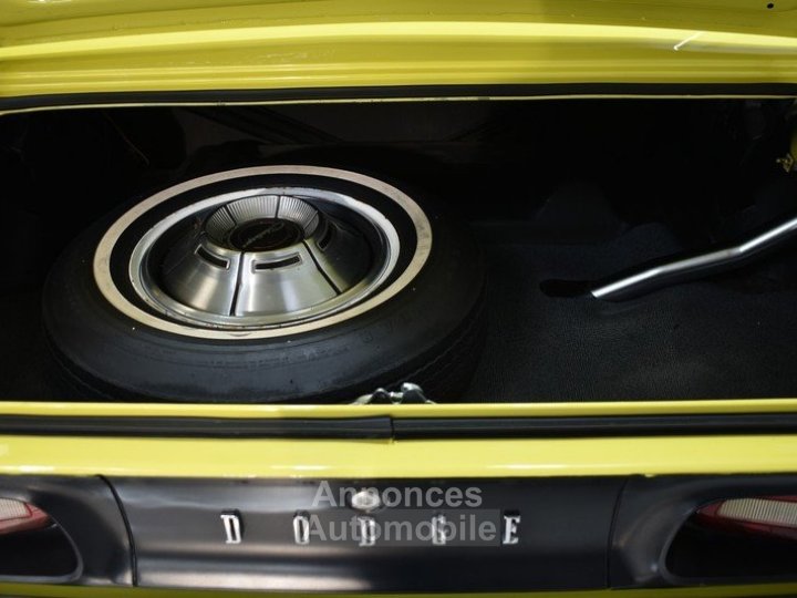 Dodge Challenger 340 CI - 8
