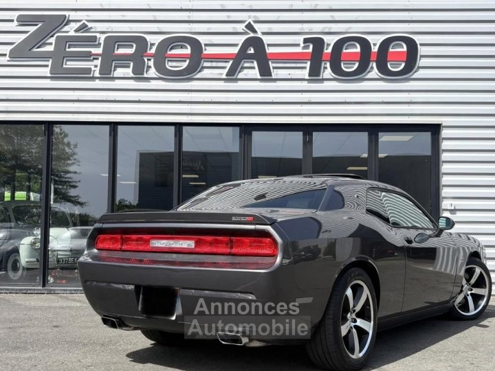 Dodge Challenger SRT8 6,4l V8 477ch ( ligne sur mesure, toit ouvrant, si&egrave;ge et volant chauffant) - 2