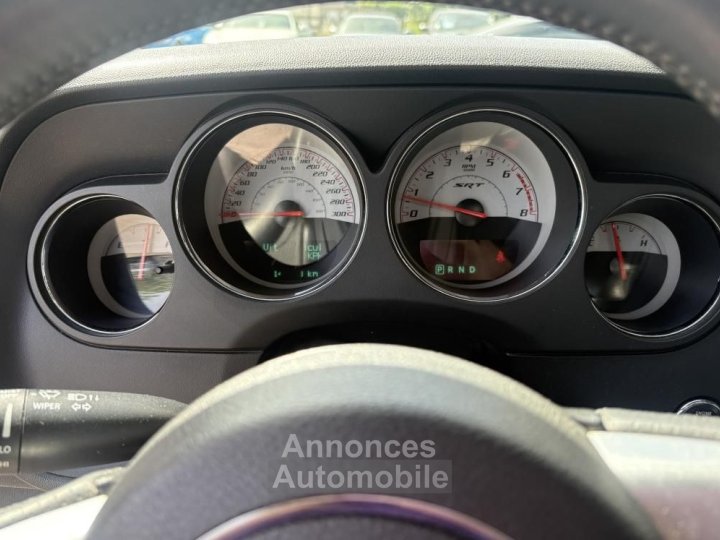 Dodge Challenger SRT8 6,4l V8 477ch ( ligne sur mesure, toit ouvrant, si&egrave;ge et volant chauffant) - 20