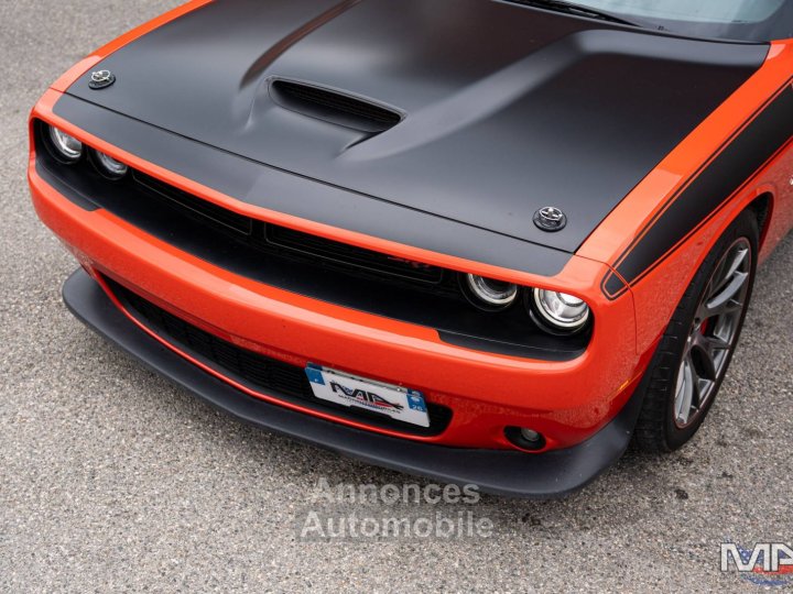 Dodge Challenger 64 V8 SRT Trans America / Clean Carfax - 12